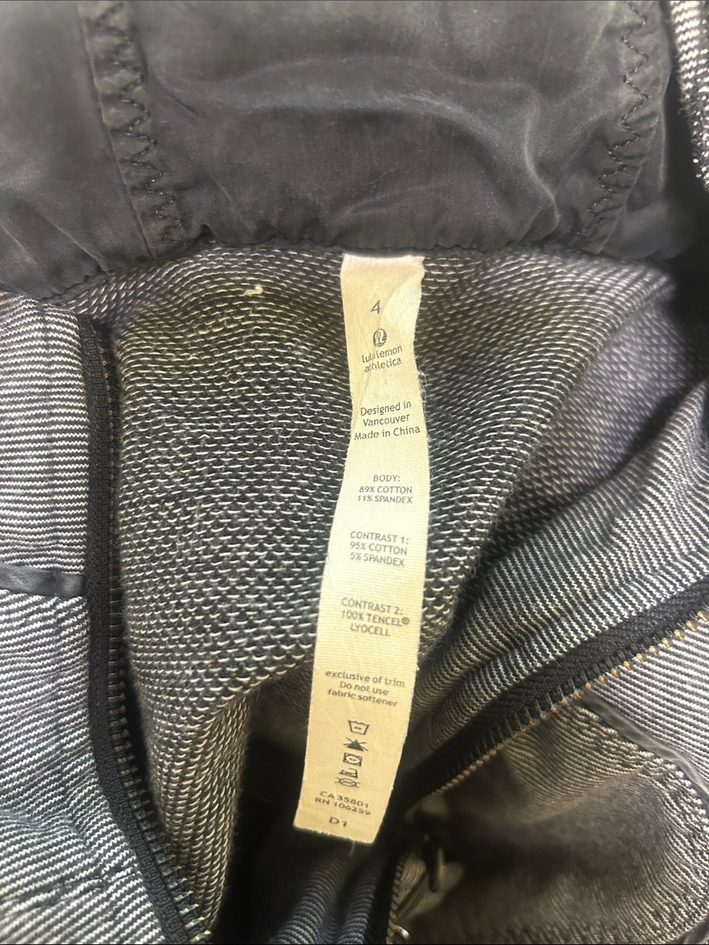 Lululemon Live Simply Black Micro Stripe Hoodie Jacket Size 4 - Picture 6 of 6